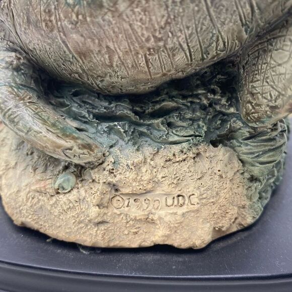 Vintage Earth Home “Manatee” Figurine – 1990 Hand-Painted Collectible - Picture 4 of 7